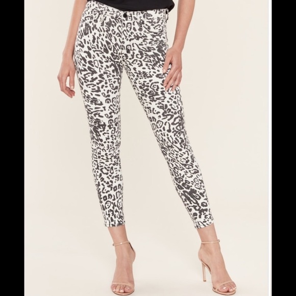 Hudson Barbara High Skinny Jeans In Washed Leopard
$98 $225 Size: 26 - Picture 4 of 5